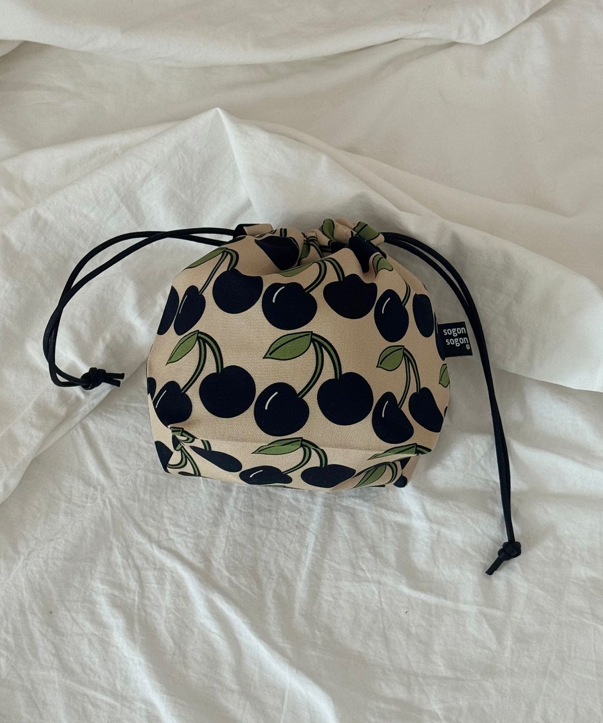 소곤소곤(SOGONSOGON) cherry string pouch w