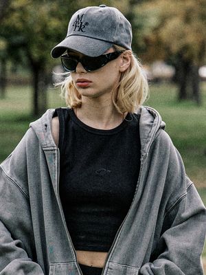 소프트 골지 크롭 슬리브리스 블랙