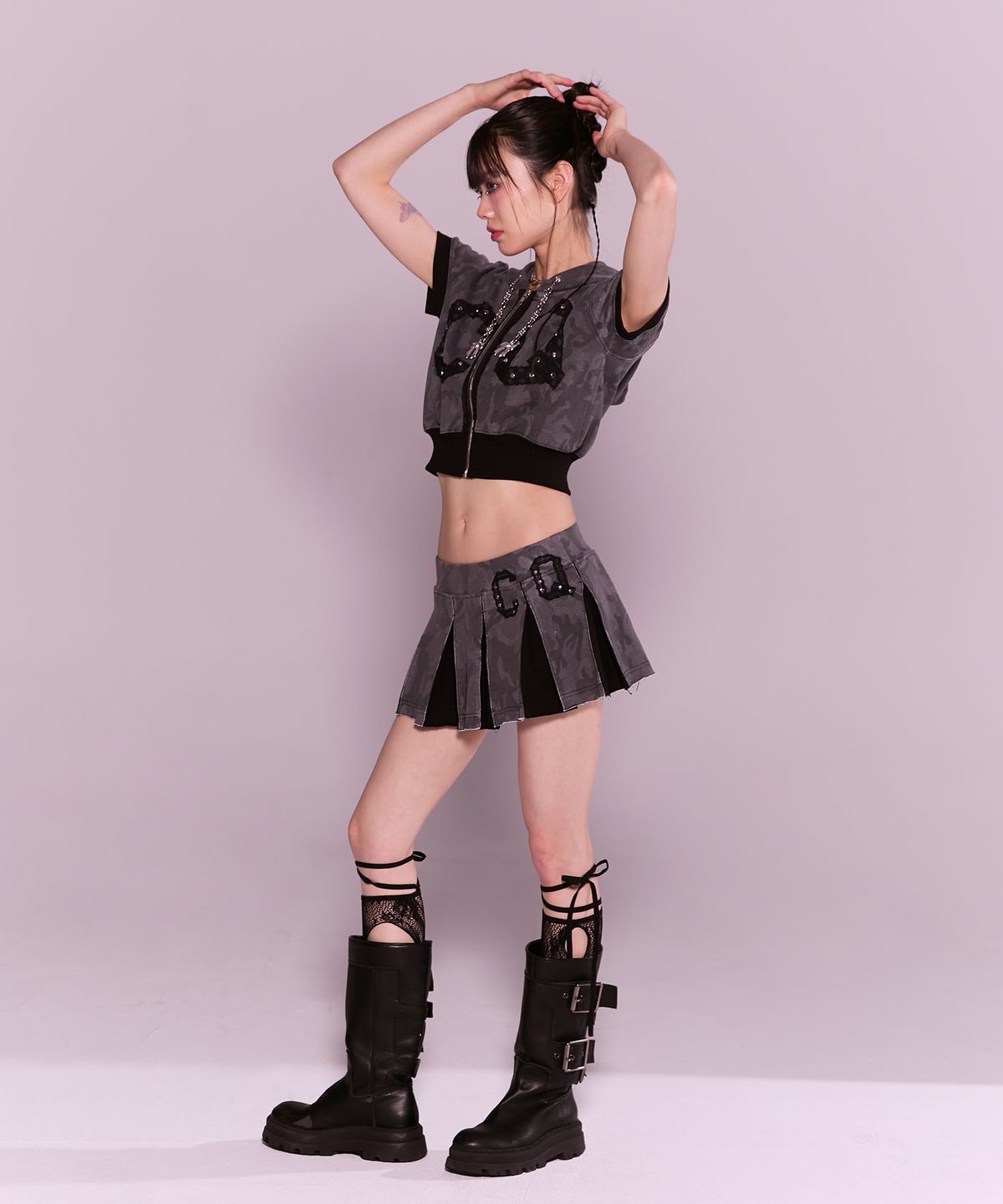 체리퀴리(CHERRYQUIRI) CQ lace stud pleats sk - charcoal camo