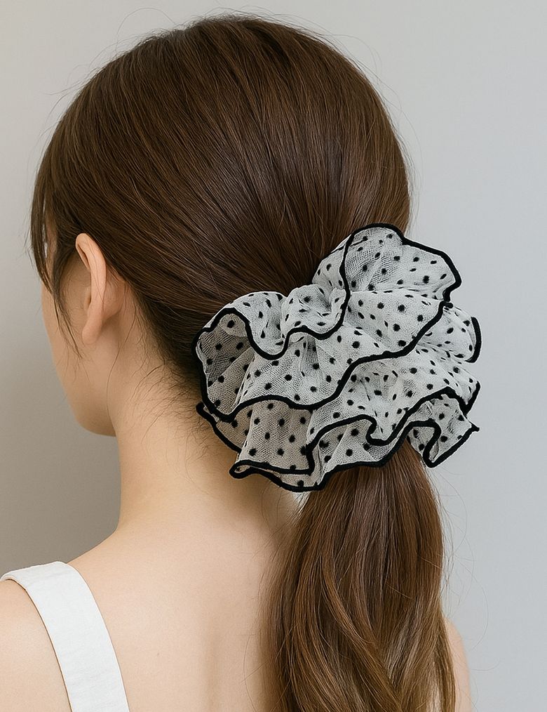 까멜리아 도트 슈슈 (Camellia Dot Scrunchie)
