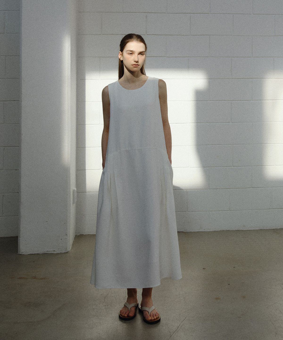 유라고(URAGO) Anne sleeveless long dress