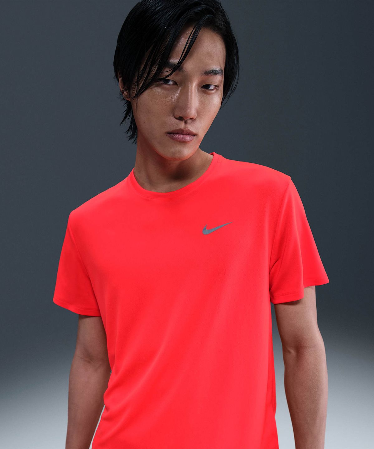 나이키(NIKE) 드라이 핏 UV 마일러 반소매 러닝 탑 M - 브라이트 크림슨 / DV9316-635