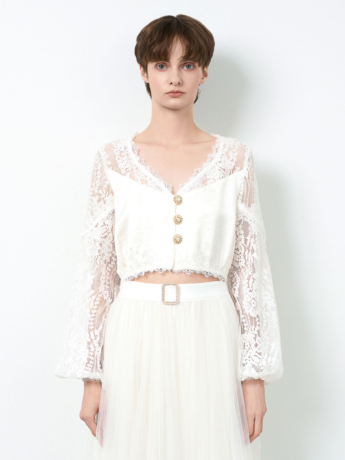 로에(LEAUET) Rosalie Lace-trimmed Rayon Satin Blouse