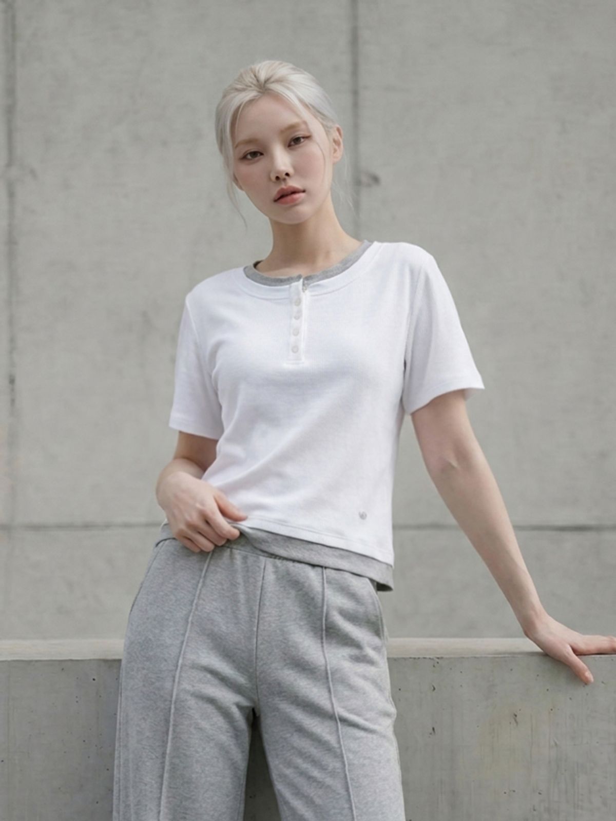 행텐(HANGTEN) 여성 웨일 슬림핏 헨리넥 티셔츠_003(10530-131-611-45)