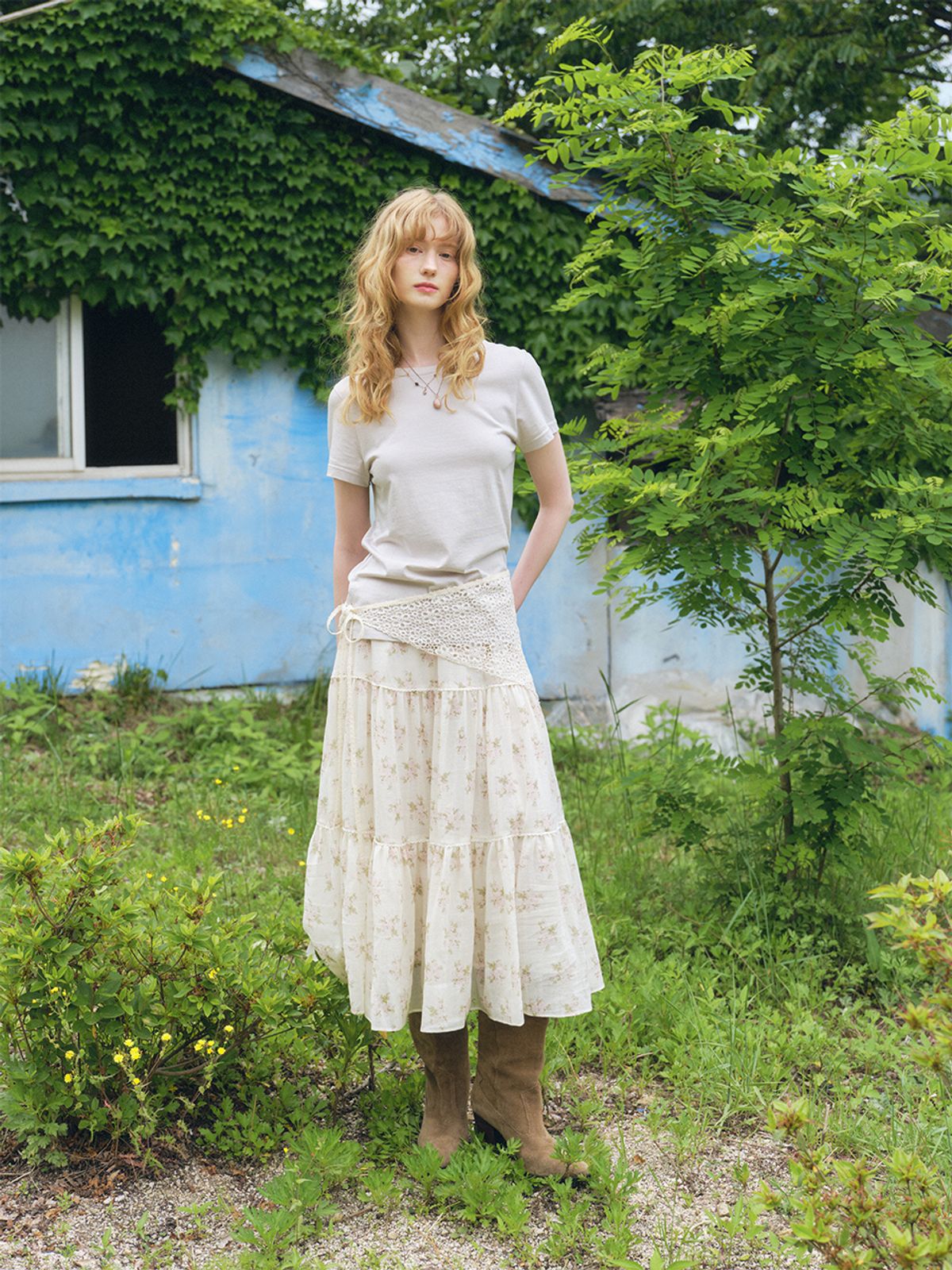 오앨(OUEL) SHEER COTTON TIERED SKIRT_FLOWER BEIGE