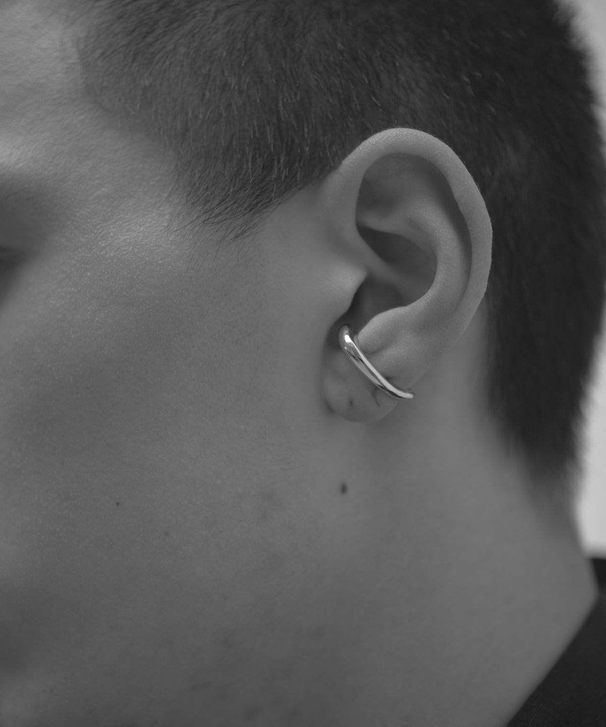노비스도쿄(NOVICE TOKYO) 이어 커프 스타일 디자인 후프 피어스  Ear Cuff Style Design Hoop Pierce / Silver