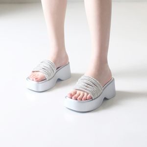 에디션 글리터 스트랩 플랫폼 샌들 O55M708