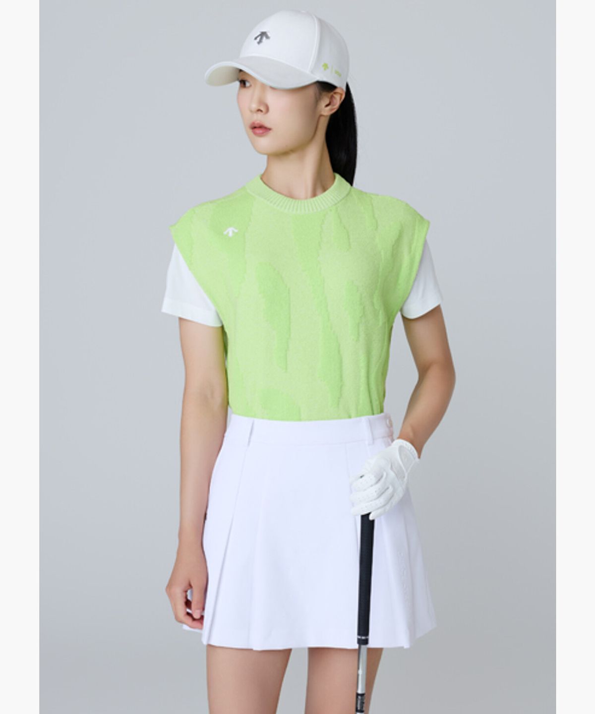 데상트 골프(DESCENTE GOLF) 여성 홀인원팩 니트 풀오버 베스트 (DQ31WFKV7A)