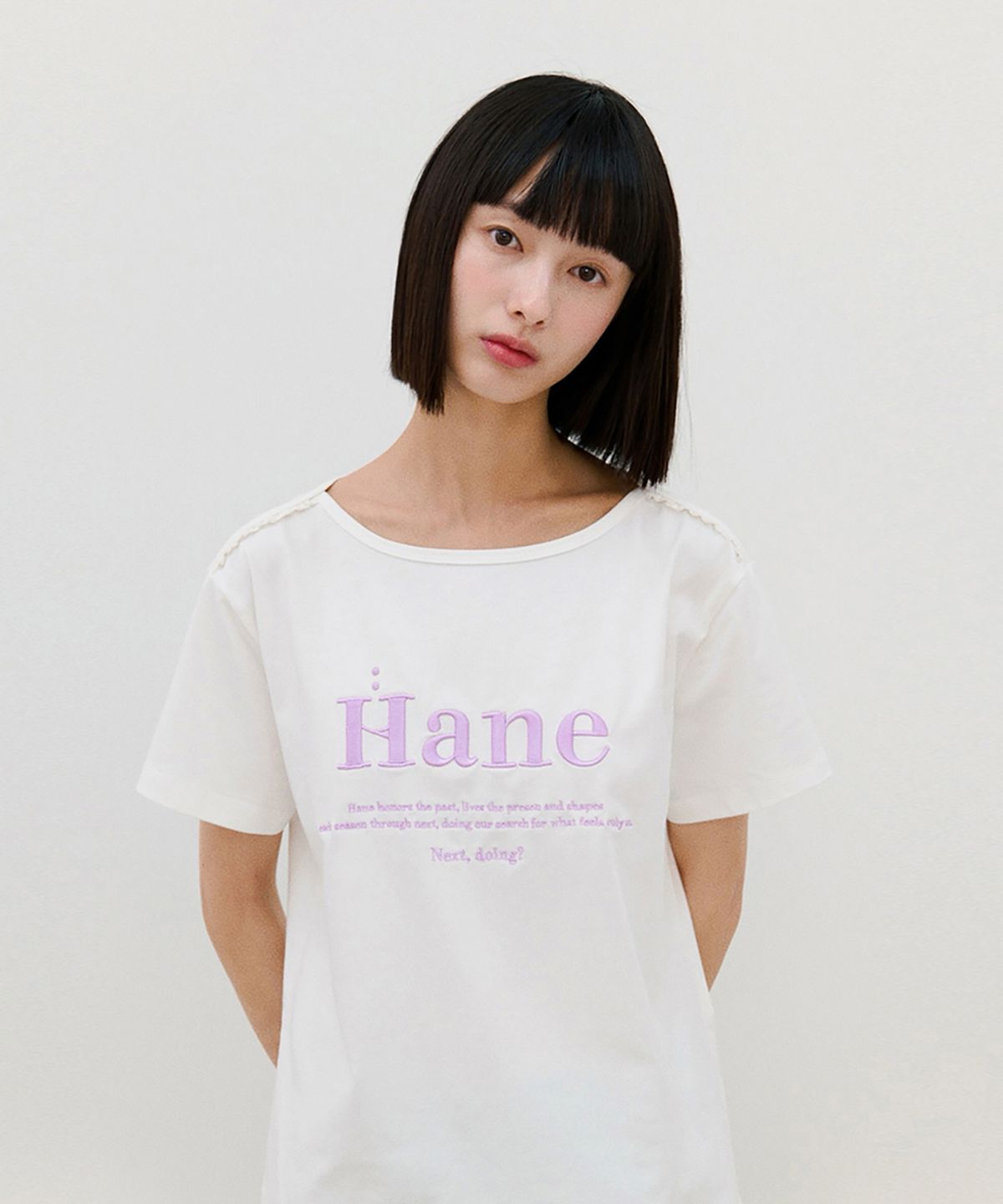 하네(HANE) [THE H] 레이스 보트넥 티셔츠_Milk