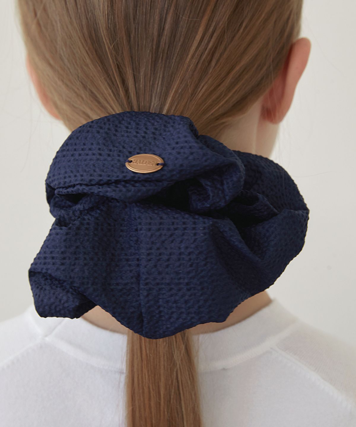 할렌(HALDEN) new logo pendant big seersucker scrunchie (H039_navy)