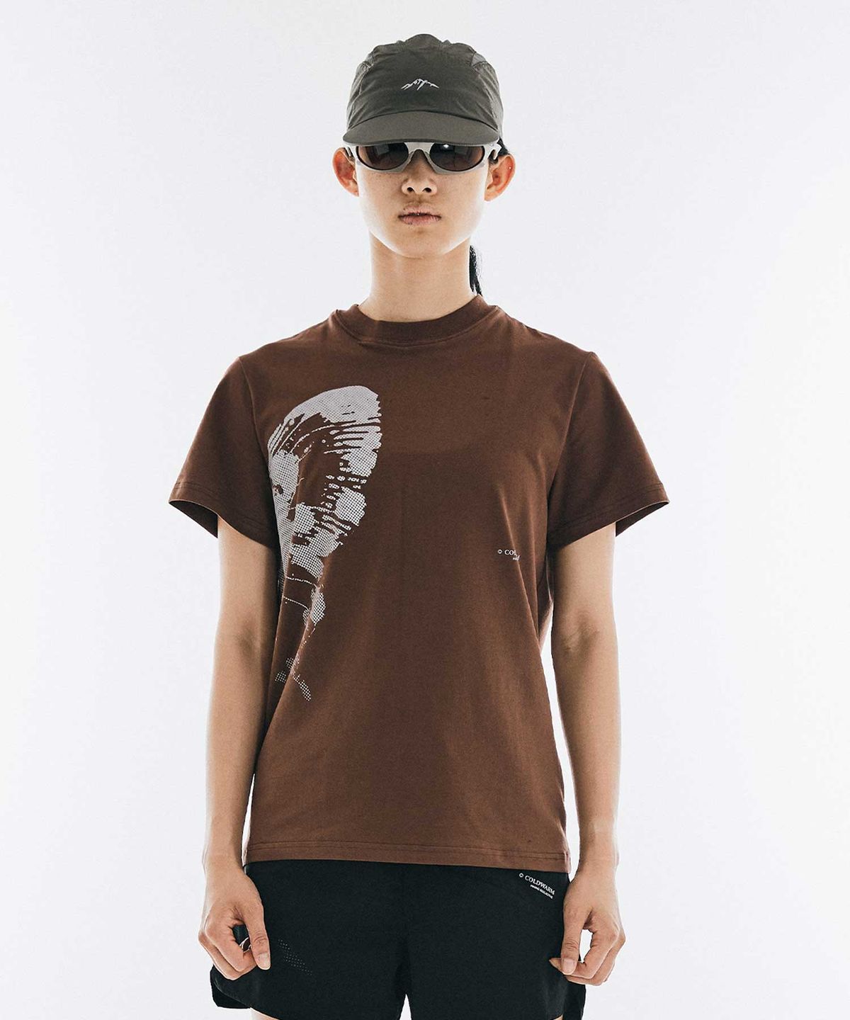 콜드웜(COLDWARM) Dot Graphic T-Shirt (Brown) -Women-