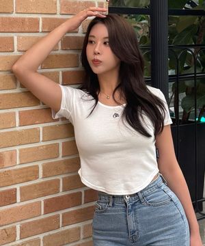 우먼 소프트 슬림 유넥 반팔 티셔츠 (화이트)