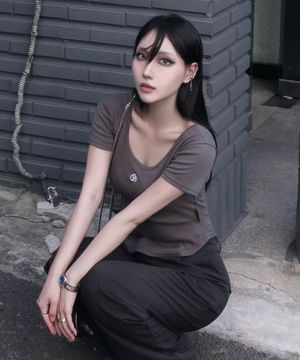 우먼 소프트 슬림 유넥 반팔 티셔츠 (차콜)