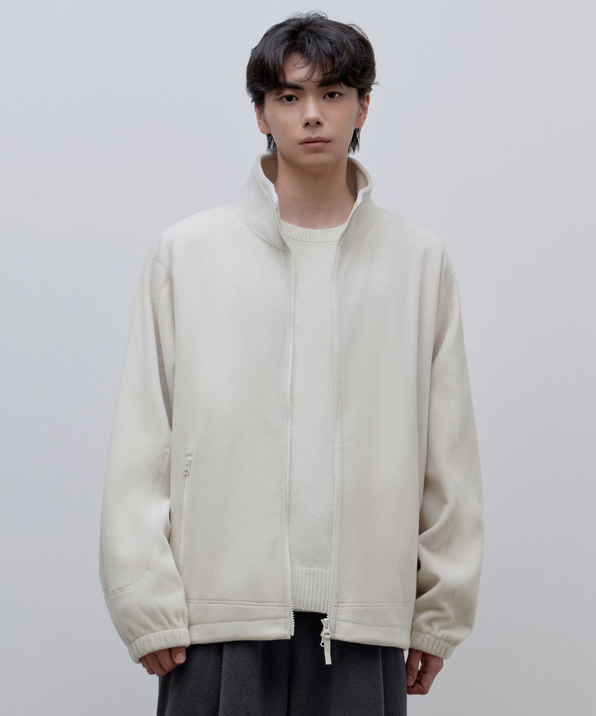 무신사 스탠다드(MUSINSA STANDARD) 에센셜 폴라 플리스 하이넥 재킷 [아이보리]