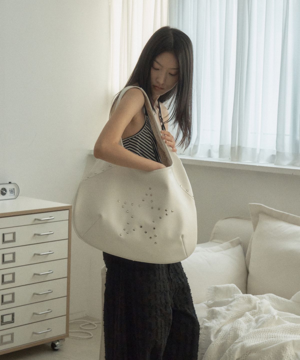 셋업이엑스이(SETUP-EXE) STAR HOBO BAG / WHITE