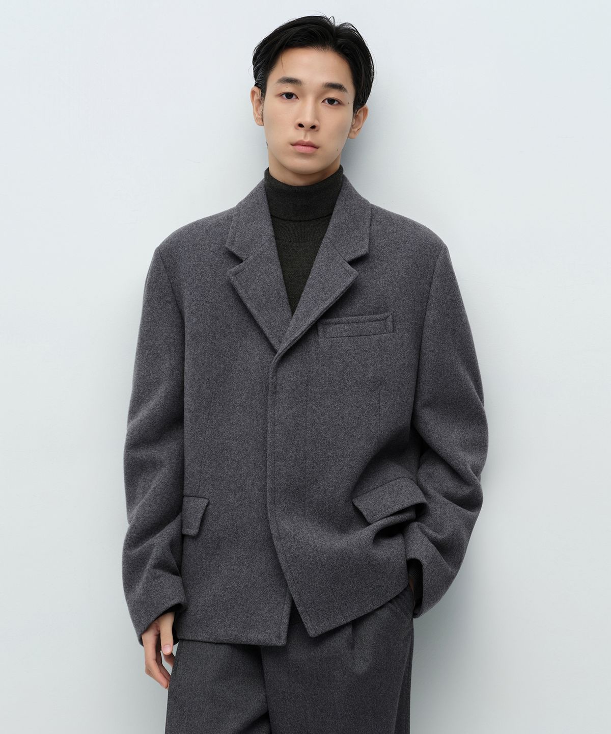 무신사 스탠다드(MUSINSA STANDARD) 울 블렌드 멜톤 오버사이즈 쇼트 블레이저 [미디엄 그레이]