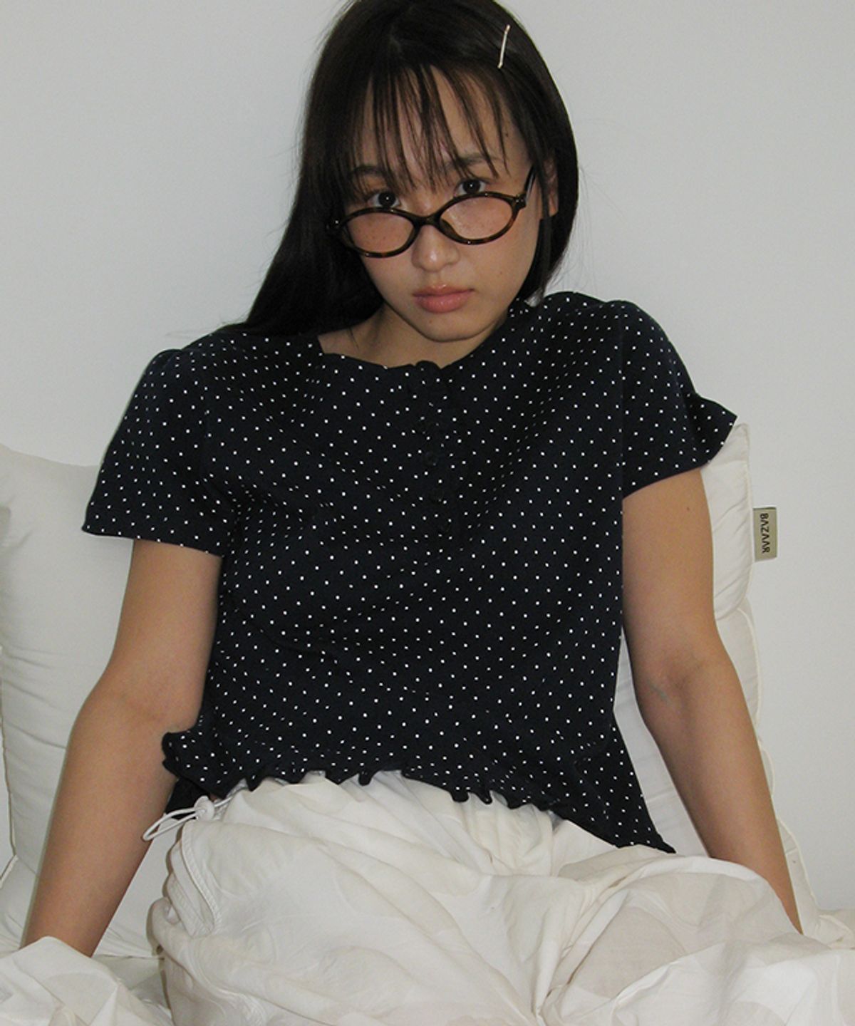 론론(RONRON) DOT RUFFLE HALF SLEEVE T SHIRT NAVY