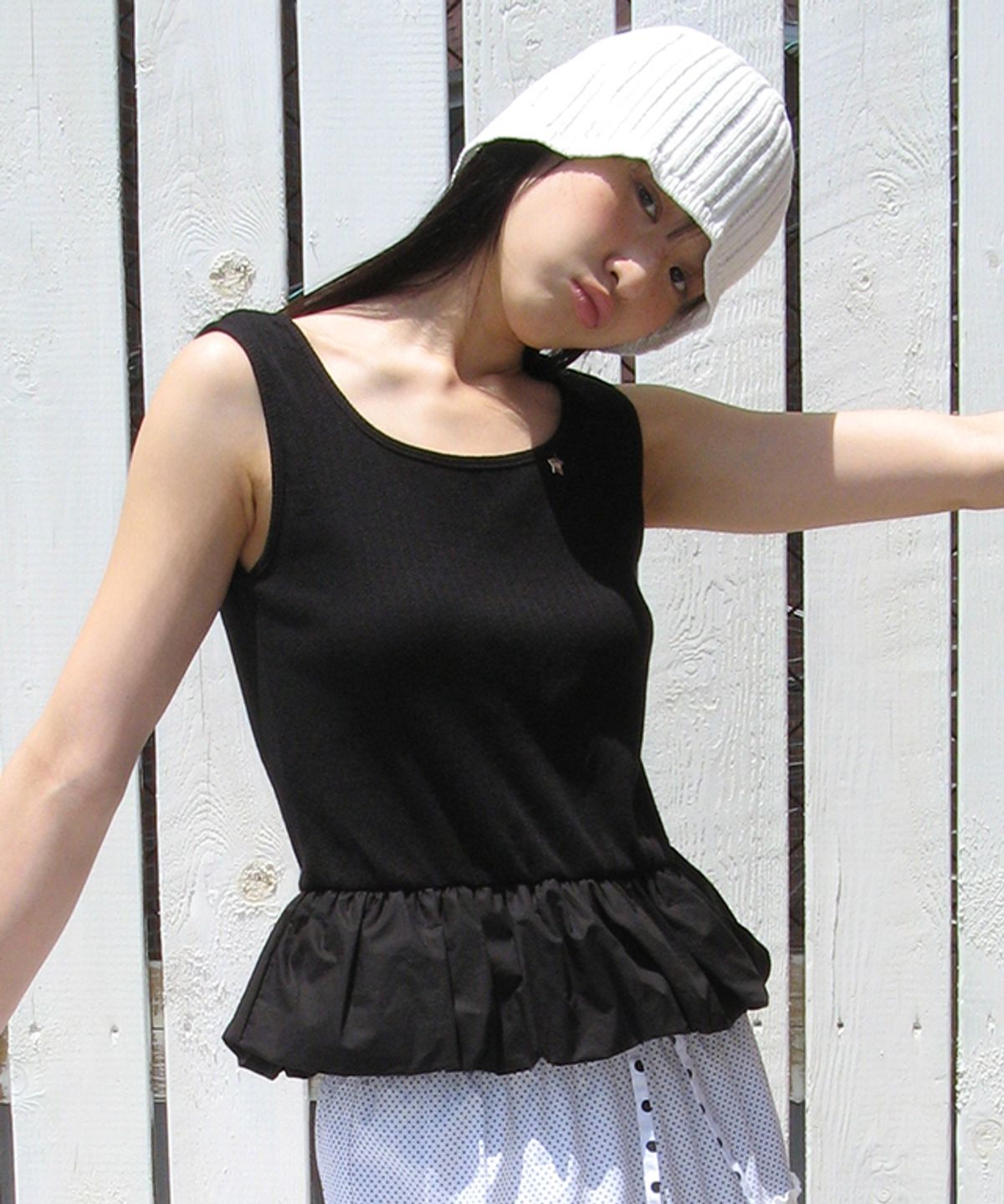 론론(RONRON) EYELET BALLOON SLEEVELESS BLACK