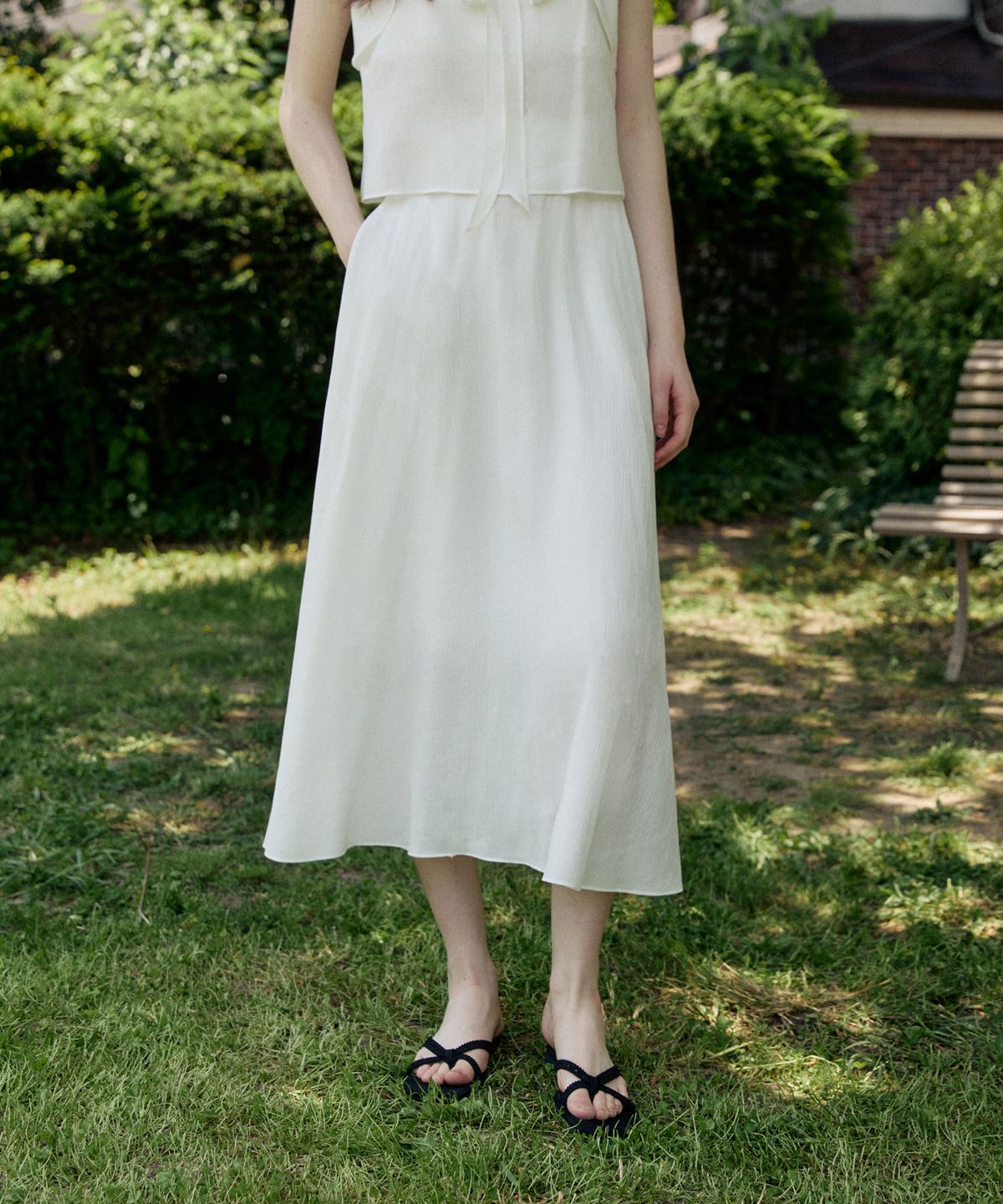 어다울(ADAUL) Flare line summer cool long skirt - white