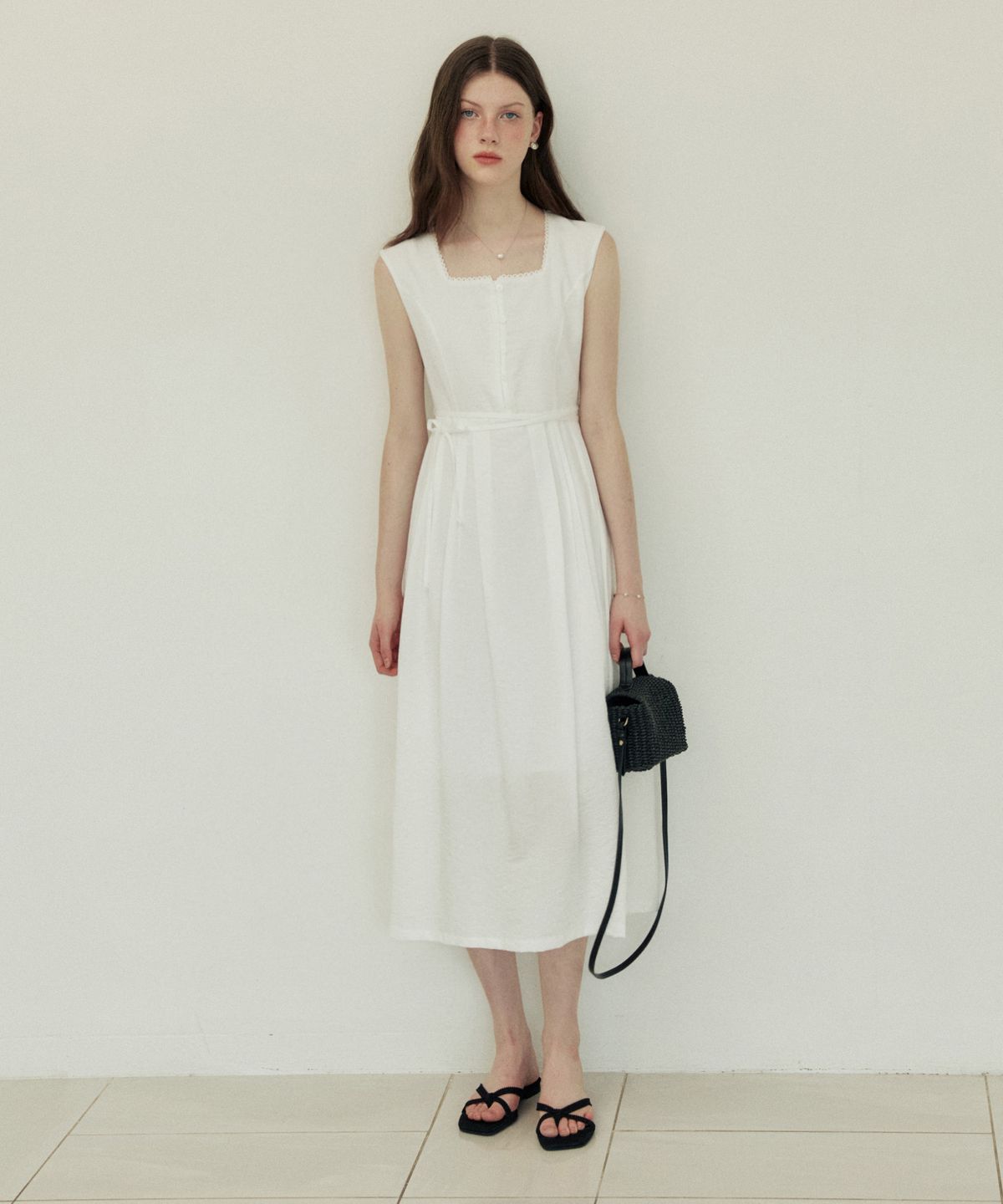 어다울(ADAUL) Classic pintuck line ribbon long dress - white