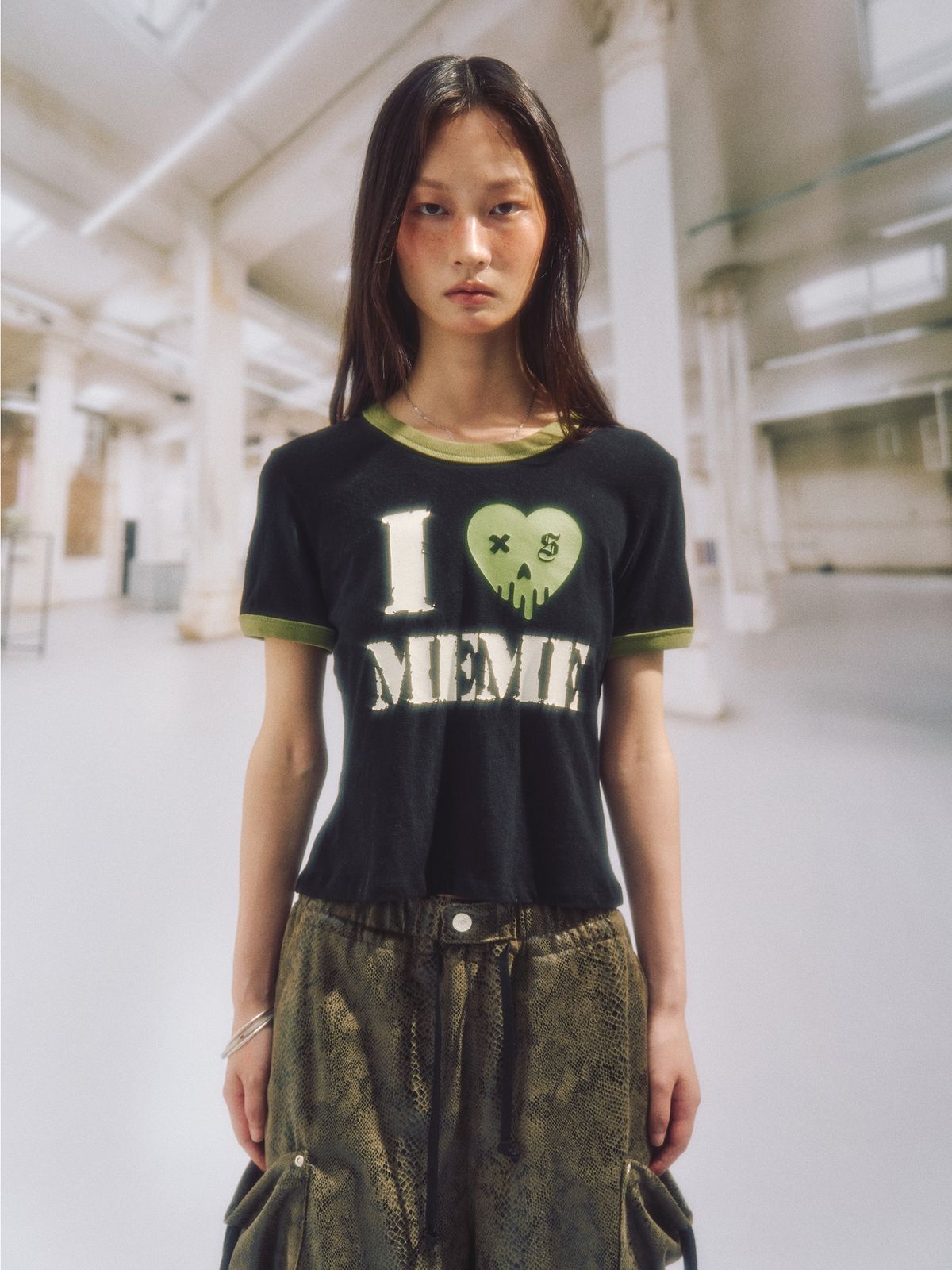 솜속(SOMSOC) LOVE MEME RINGER TOP_BLACK