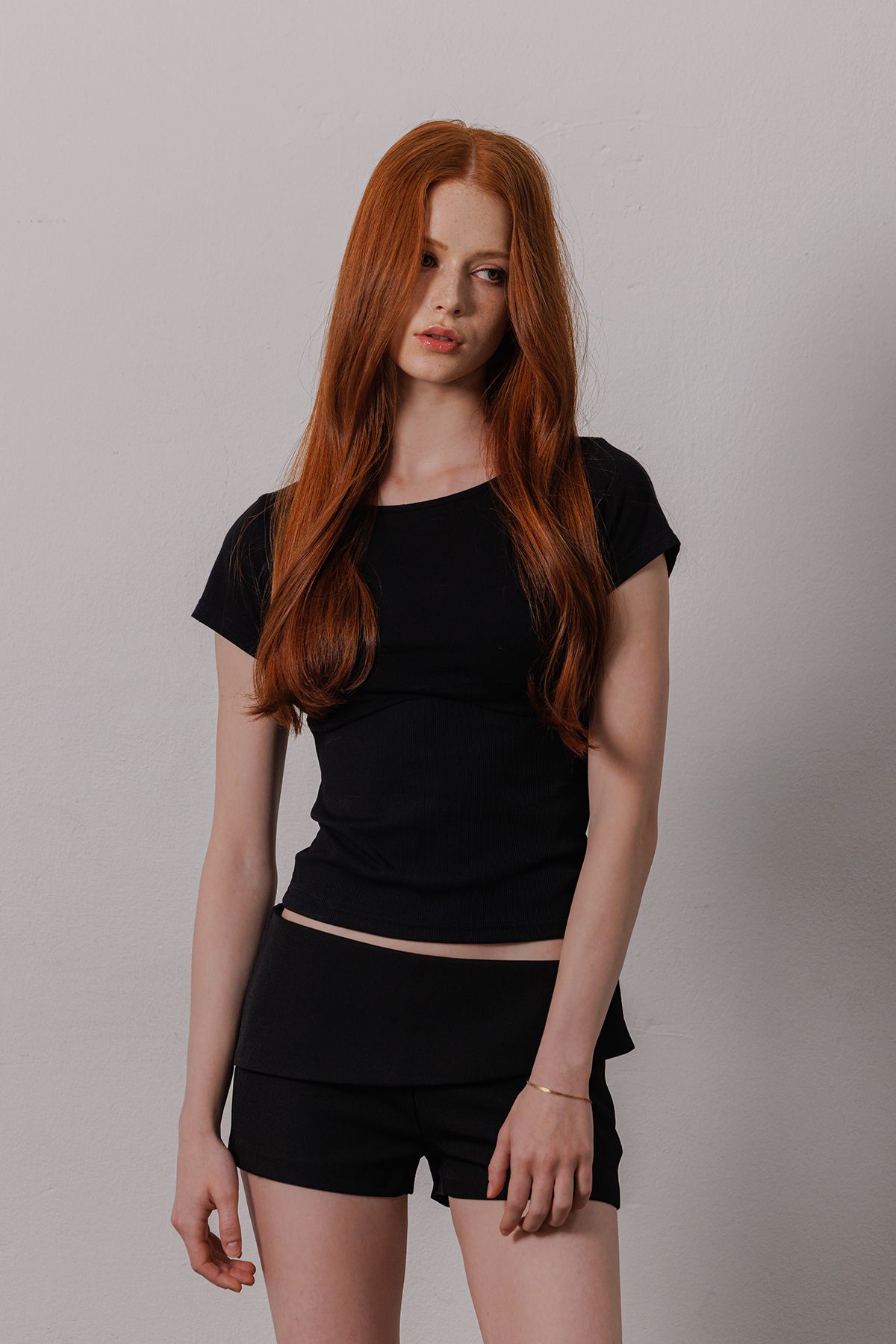 피프트 에일리어스(FIFTHALIAS) (코튼 모달) Liv short sleeve tee Black