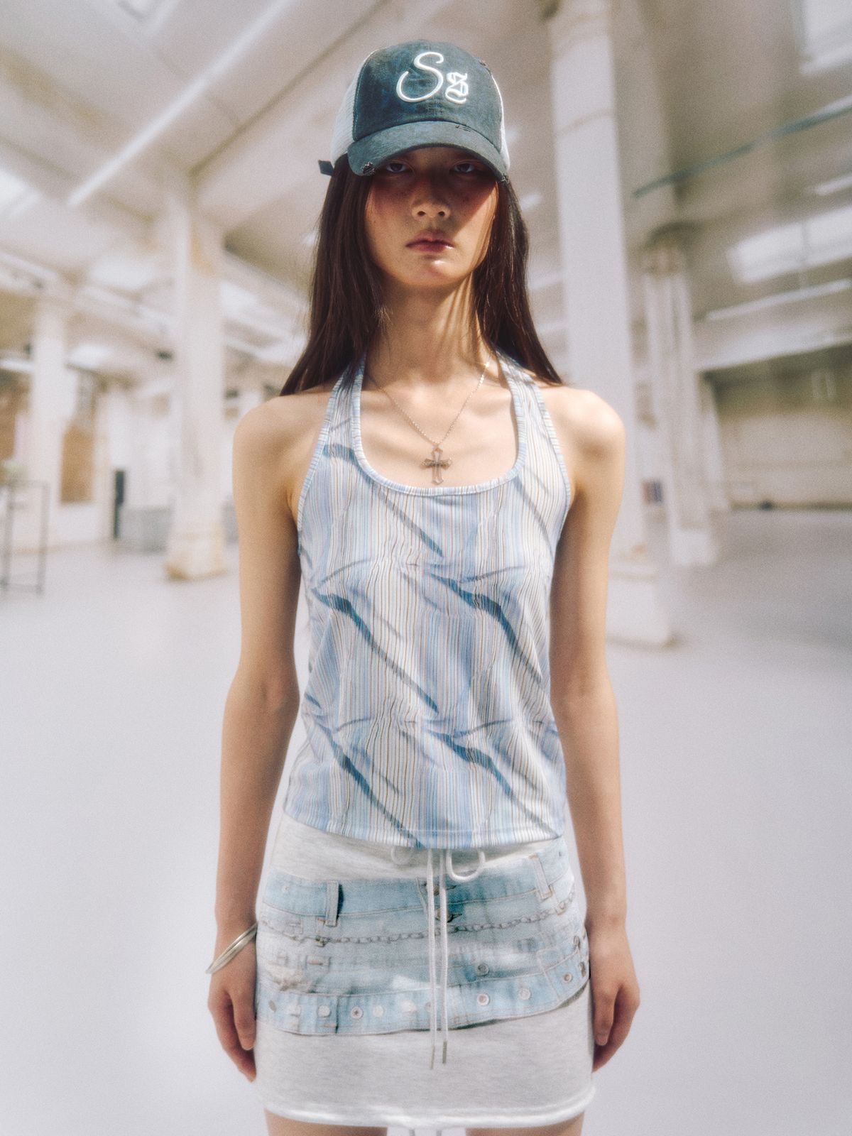 솜속(SOMSOC) HALIE HALTERNECK TOP_BLUE