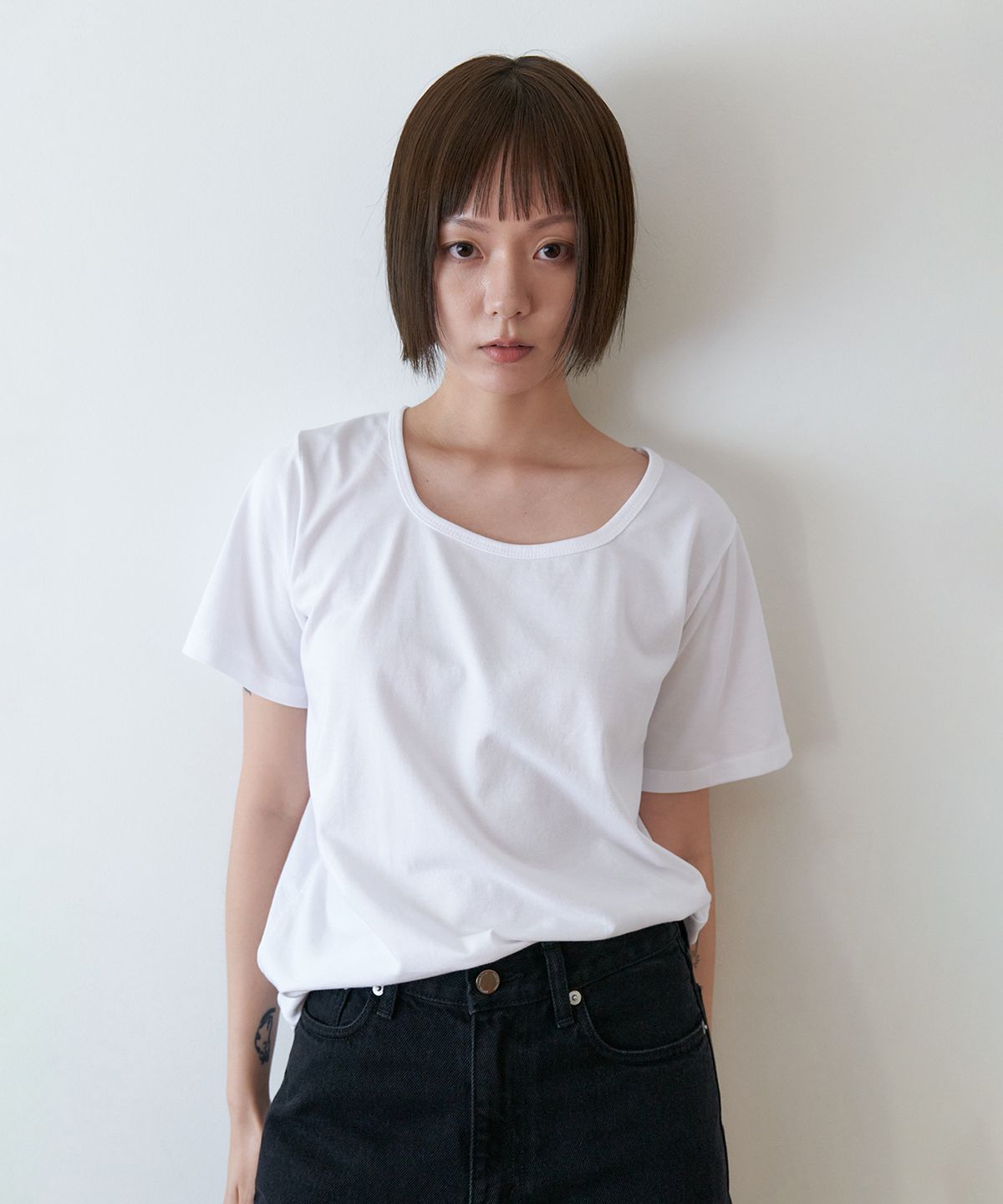스텝어라운드(STEP AROUND) Square neck comfortable T-shirts_WHITE