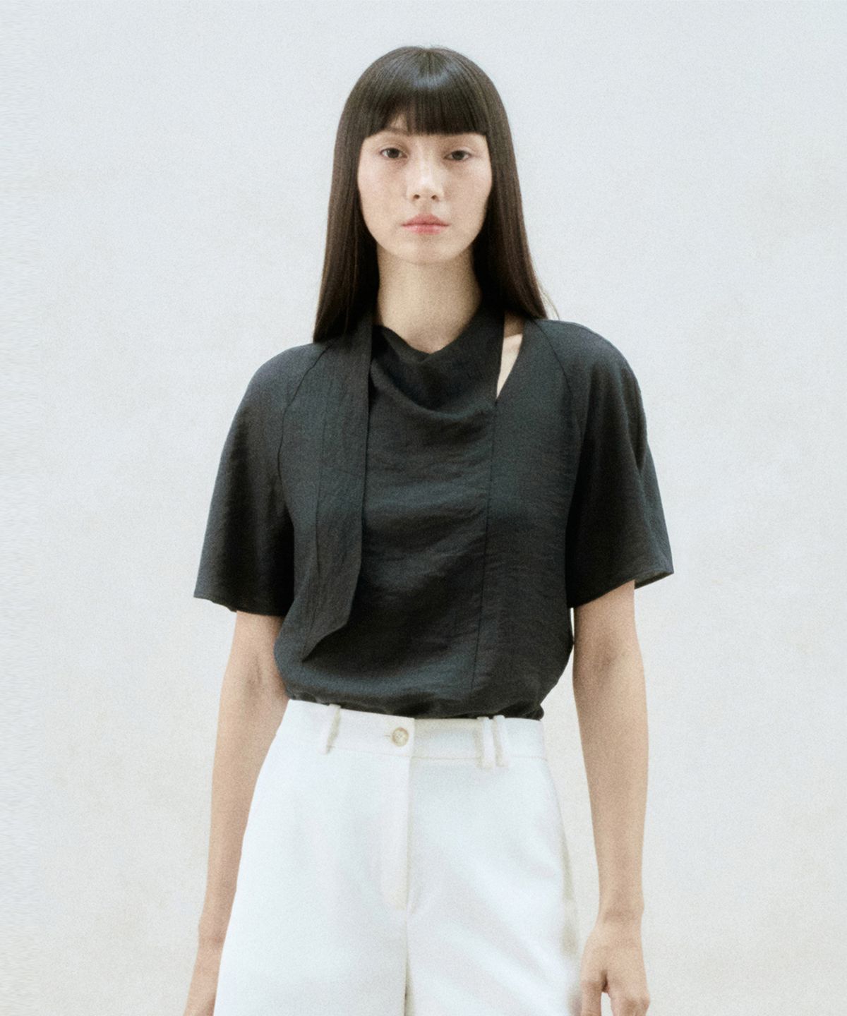리이(RE RHEE) SLIT NECK TIE BLOUSE BLUE GREEN