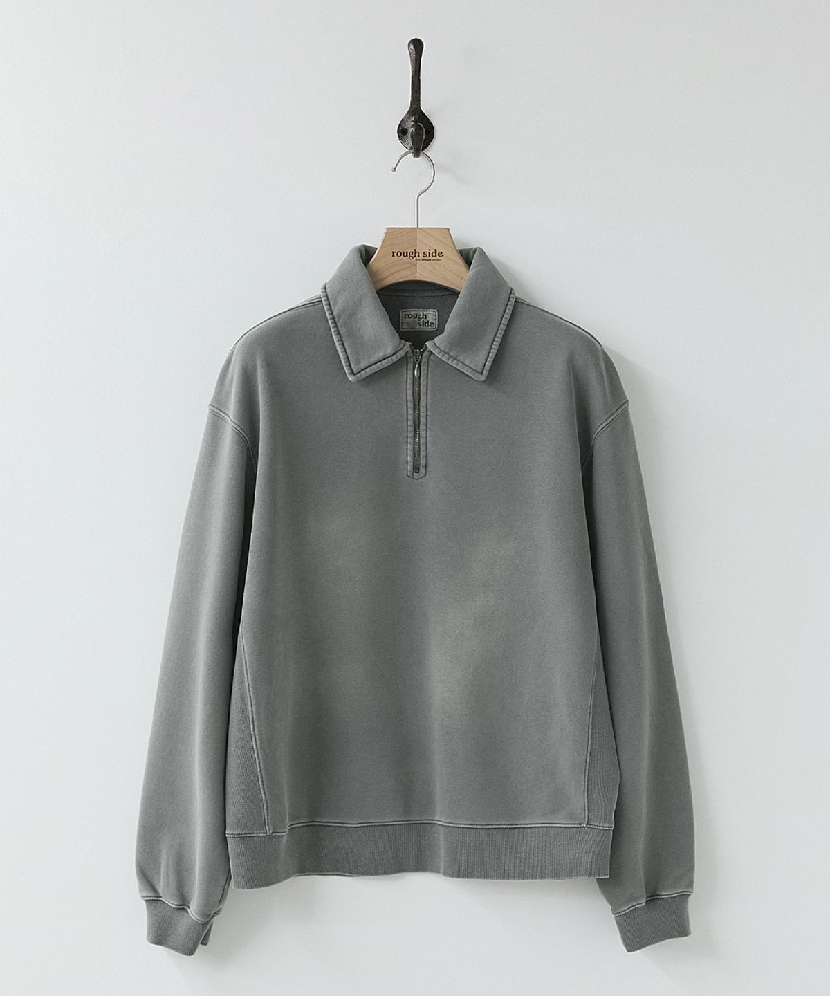 러프사이드(ROUGHSIDE) Faded Quarter Zip Sweat Vintage Grey