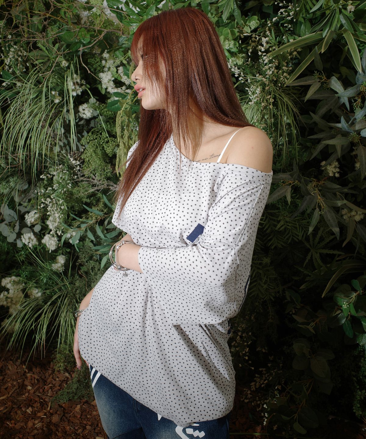 엔와이엑스엑스(NYXX) STAR OFF SHOULDER TEE GREY