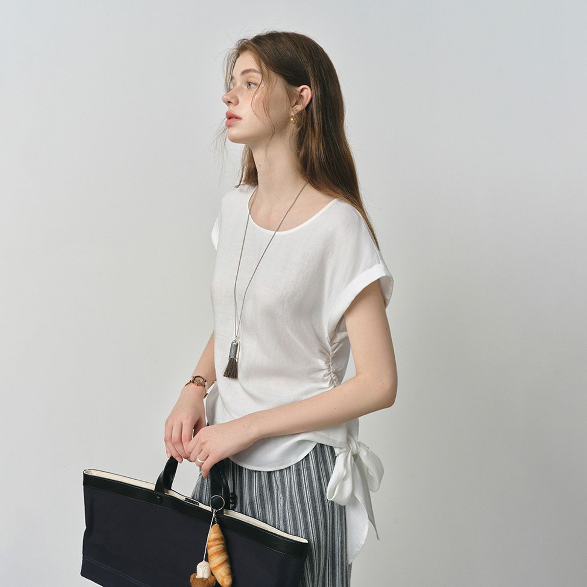 웬스데이딜라잇(WEDNESDAY DELIGHT) WD_Side shirring ribbon short sleeve top