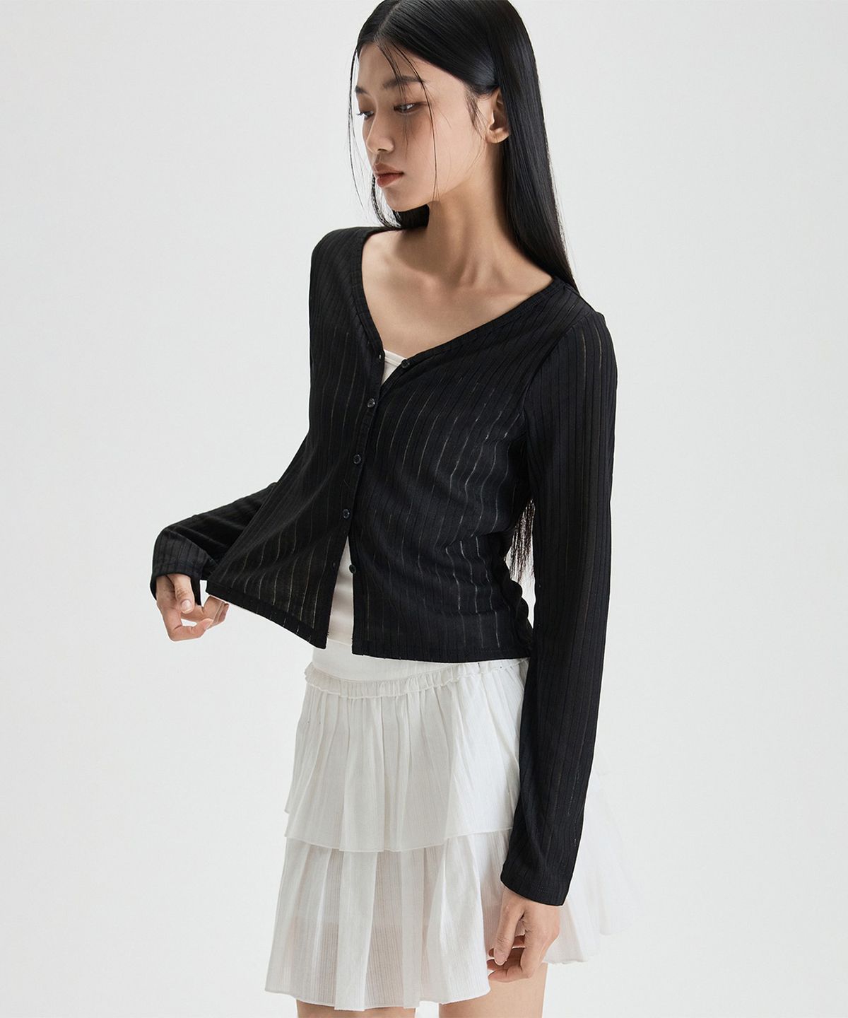 미쏘(MIXXO) 버튼 레이어드 긴팔 티셔츠_MIWLWF424A
