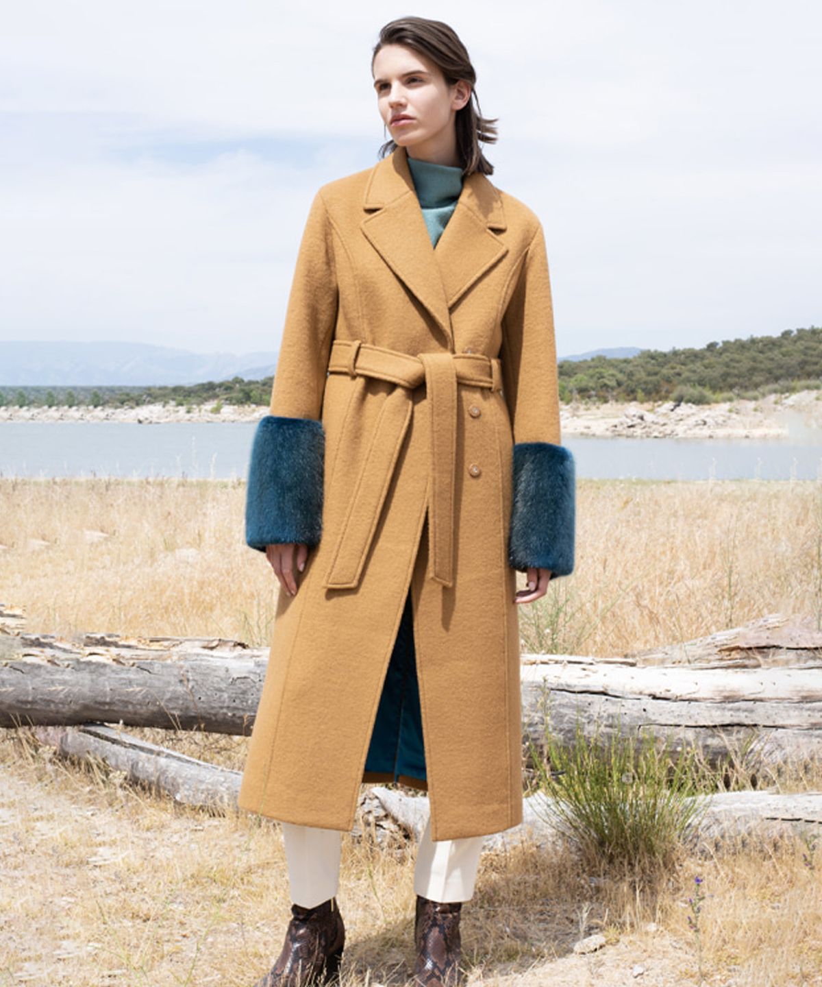 아바몰리(AVA MOLLI) CITRON FUR COAT (camel)