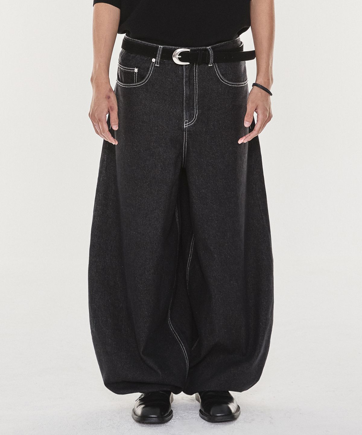 기철(KICHUL) Light Cotton Balloon fit denim pants (Black)