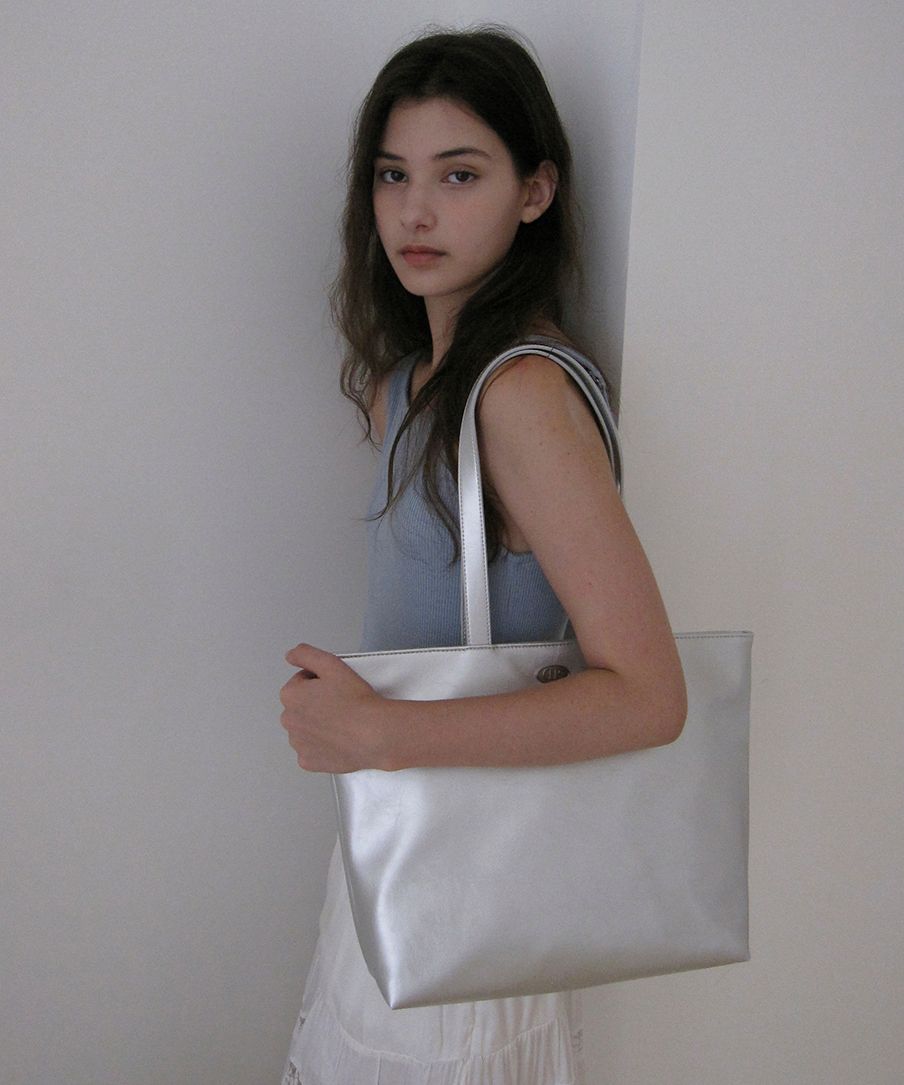 MUSINSA | DUMARO Dion Big Shoulder Bag / Silver