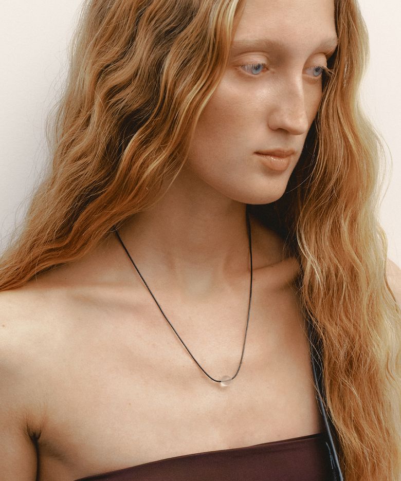 Tide ball necklace (White)