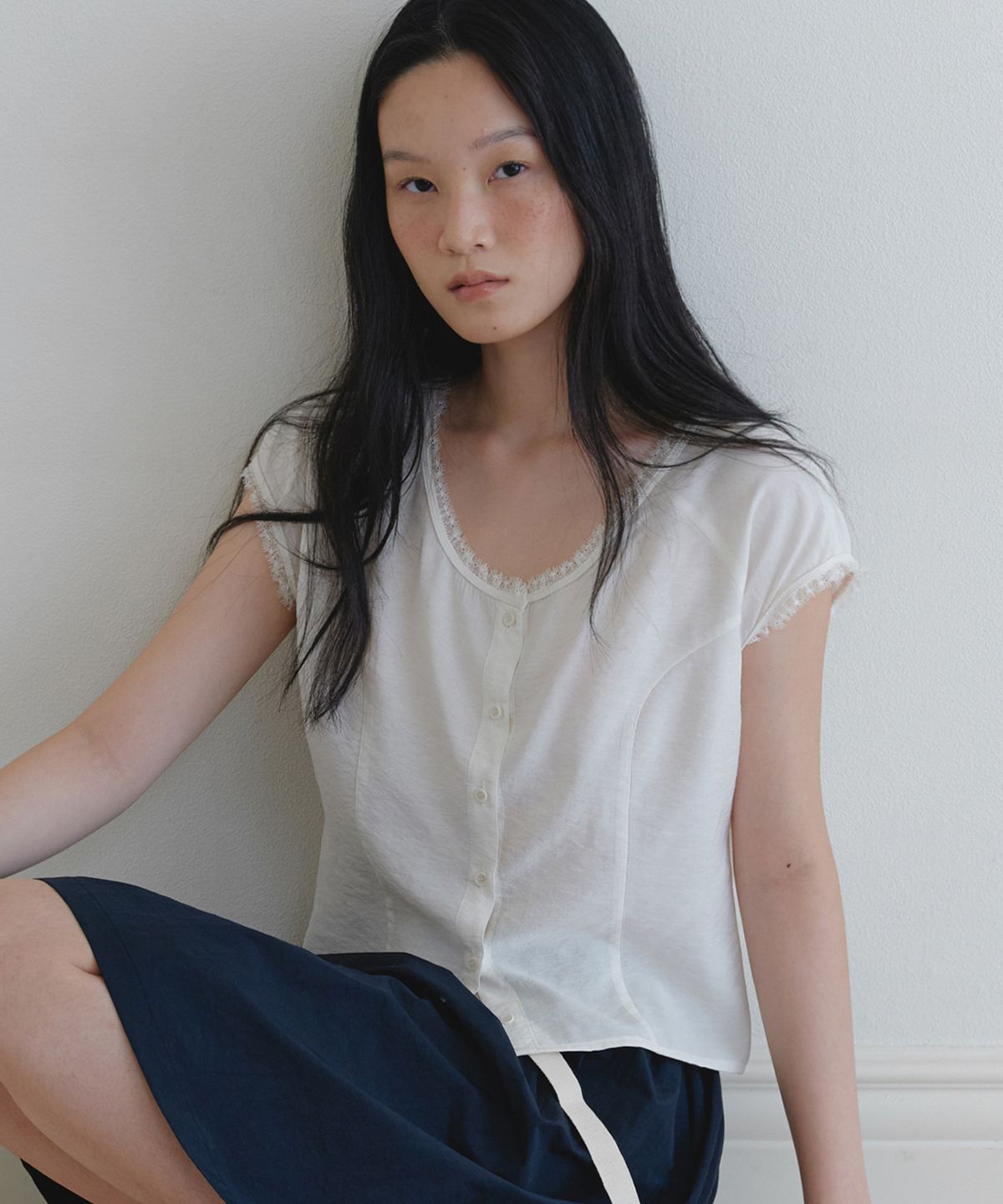 유라고(URAGO) Lizzy Lace blouse