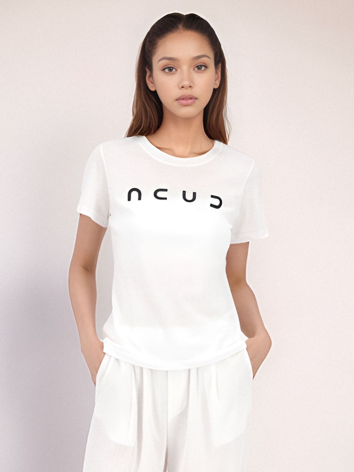 아쿠드(ACUD) Half Sleeve Logo T-shirt _White