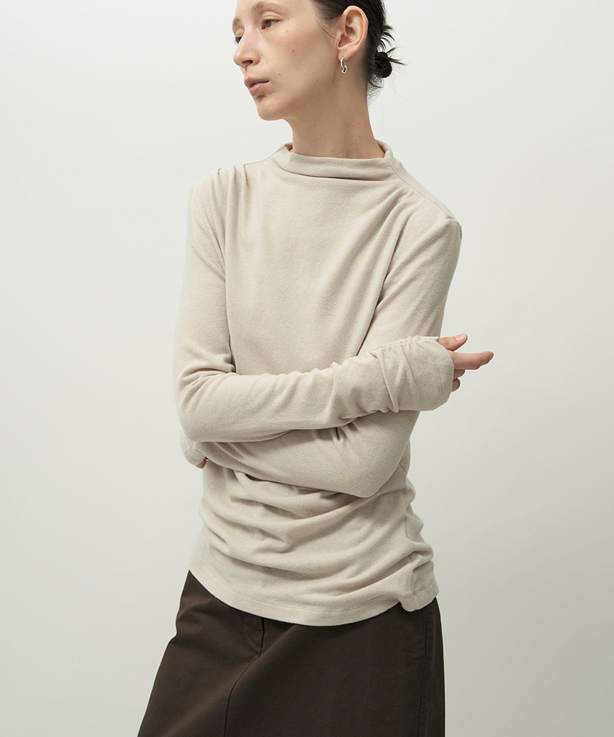 러프사이드 화이트라벨(ROUGH SIDE WHITE LABEL) Drape Long Sleeve Oatmeal