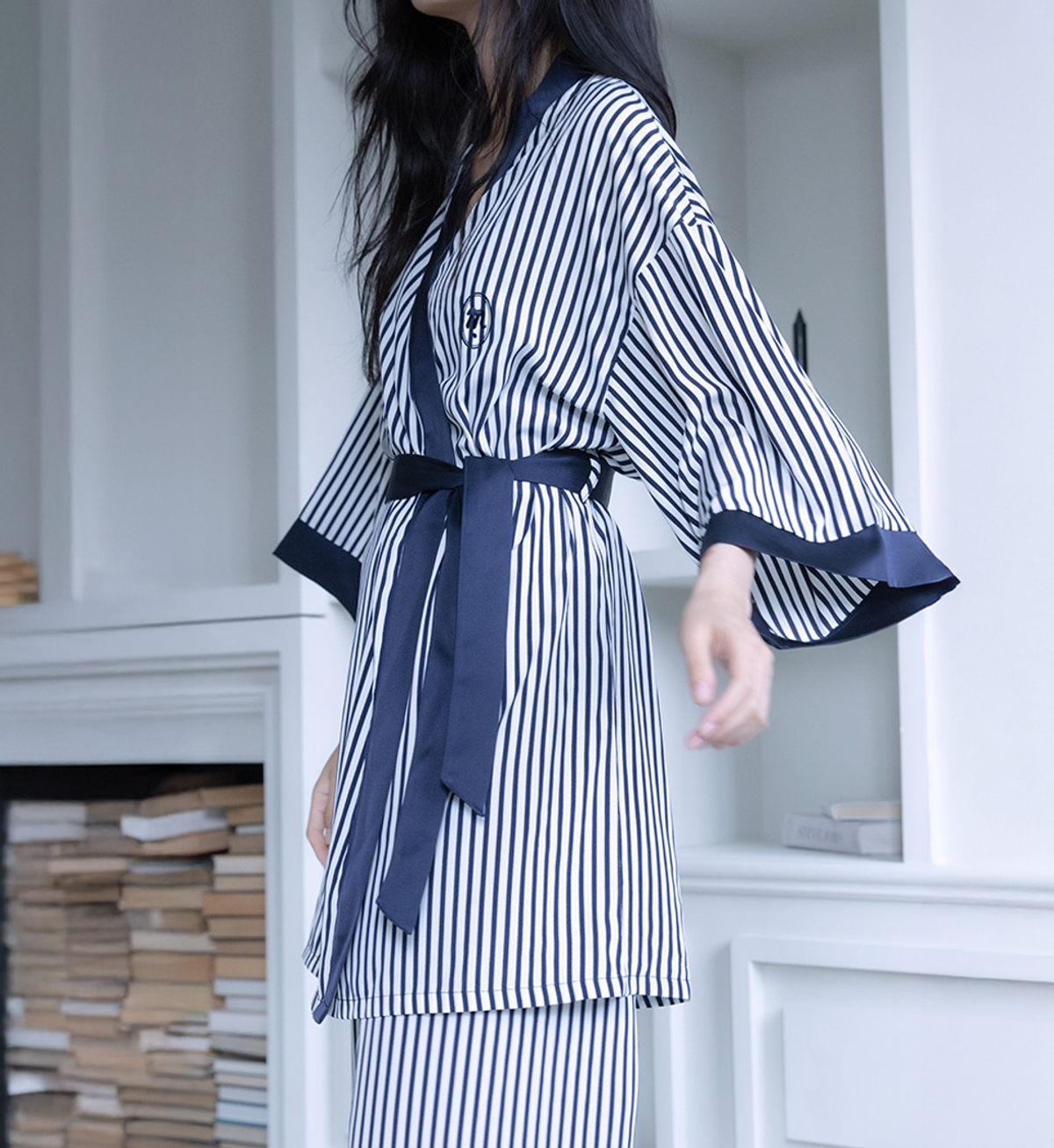 마스준(MARSJUN) Elly  room no.501 -Robe