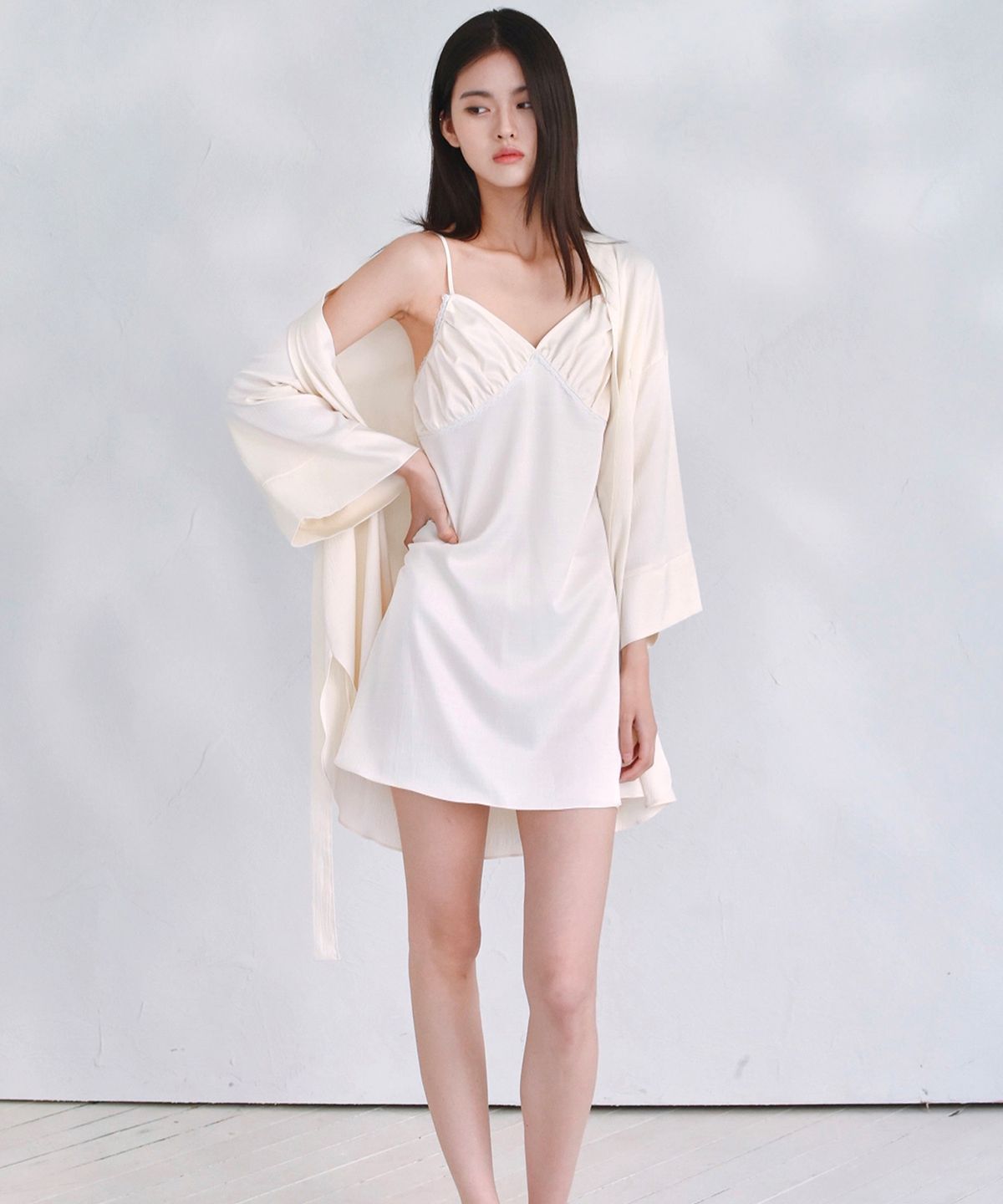 마스준(MARSJUN) Amali  slip +robe  room no.107-Ivory