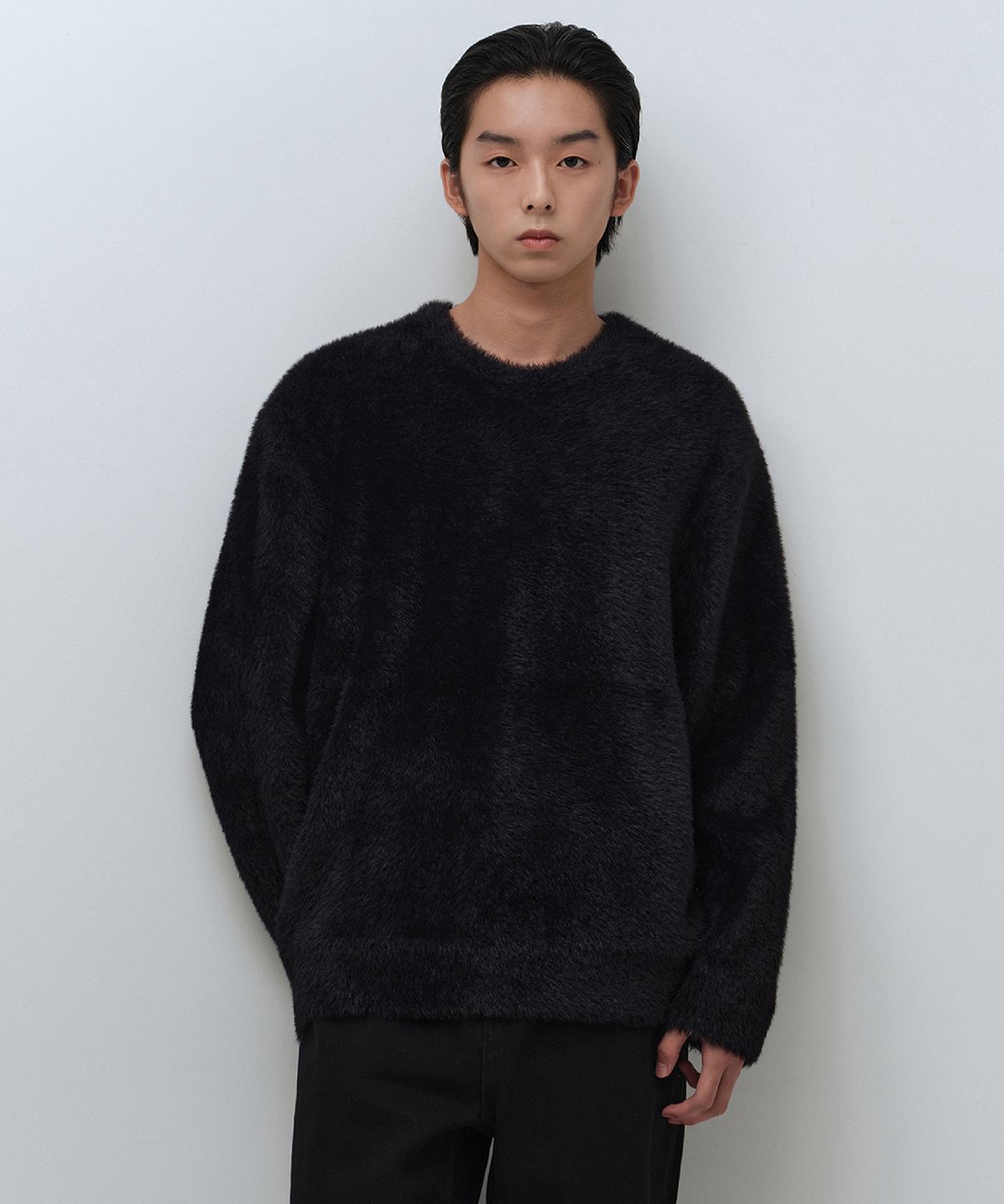 무신사 스탠다드(MUSINSA STANDARD) 퍼지 크루 넥 니트 [블랙]
