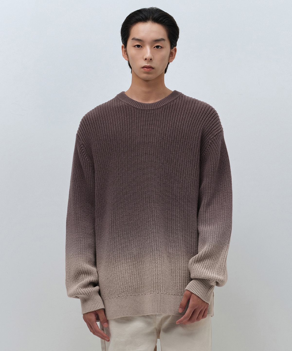 무신사 스탠다드(MUSINSA STANDARD) 그라데이션 리브드 크루 넥 니트 [브라운]