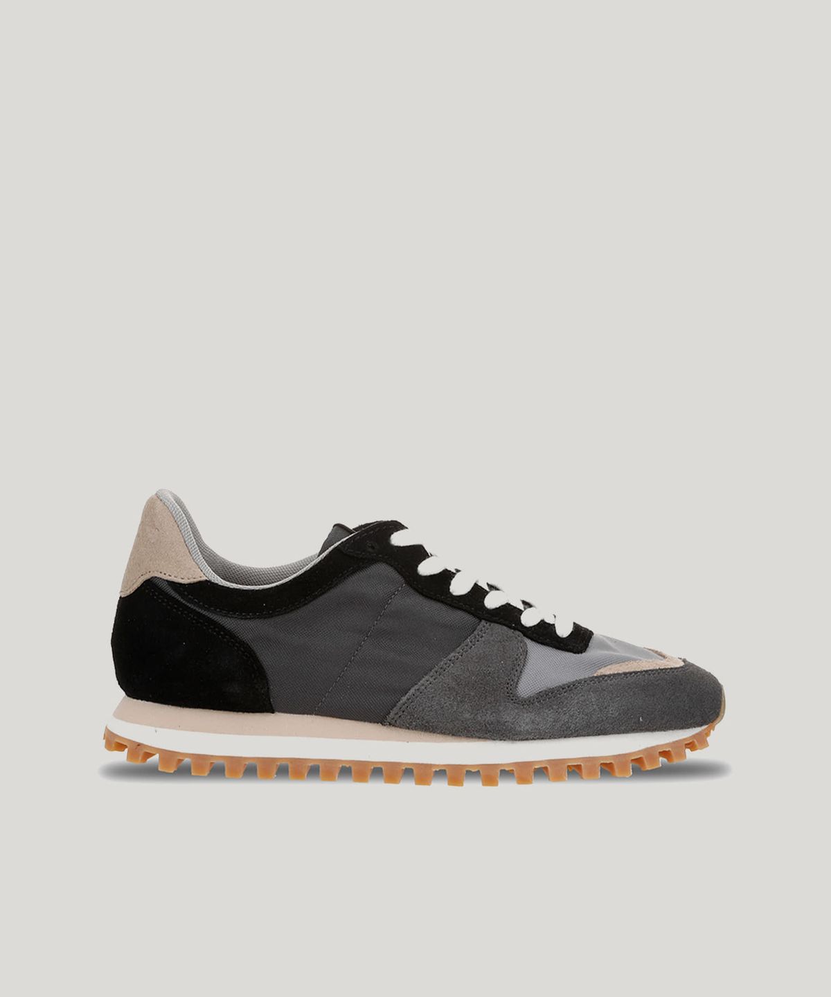 노베스타(NOVESTA) 마라톤 트레일 스니커즈 Black/Cacao