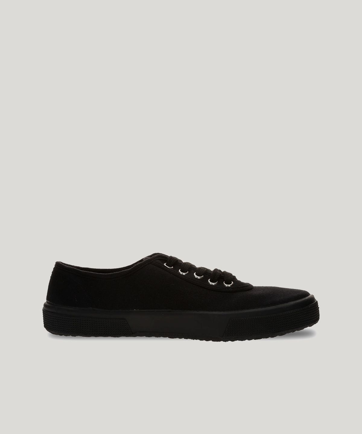 노베스타(NOVESTA) 이탈 스니커즈 All Black
