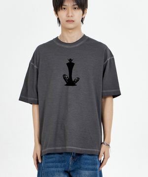 몬스터 드라큐라 피그먼트 반팔티 차콜