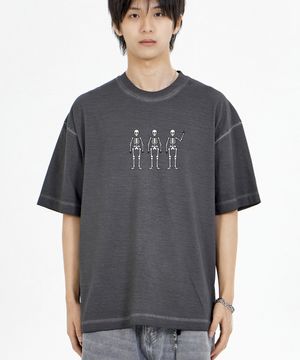 몬스터 스켈레톤 피그먼트 반팔티 차콜