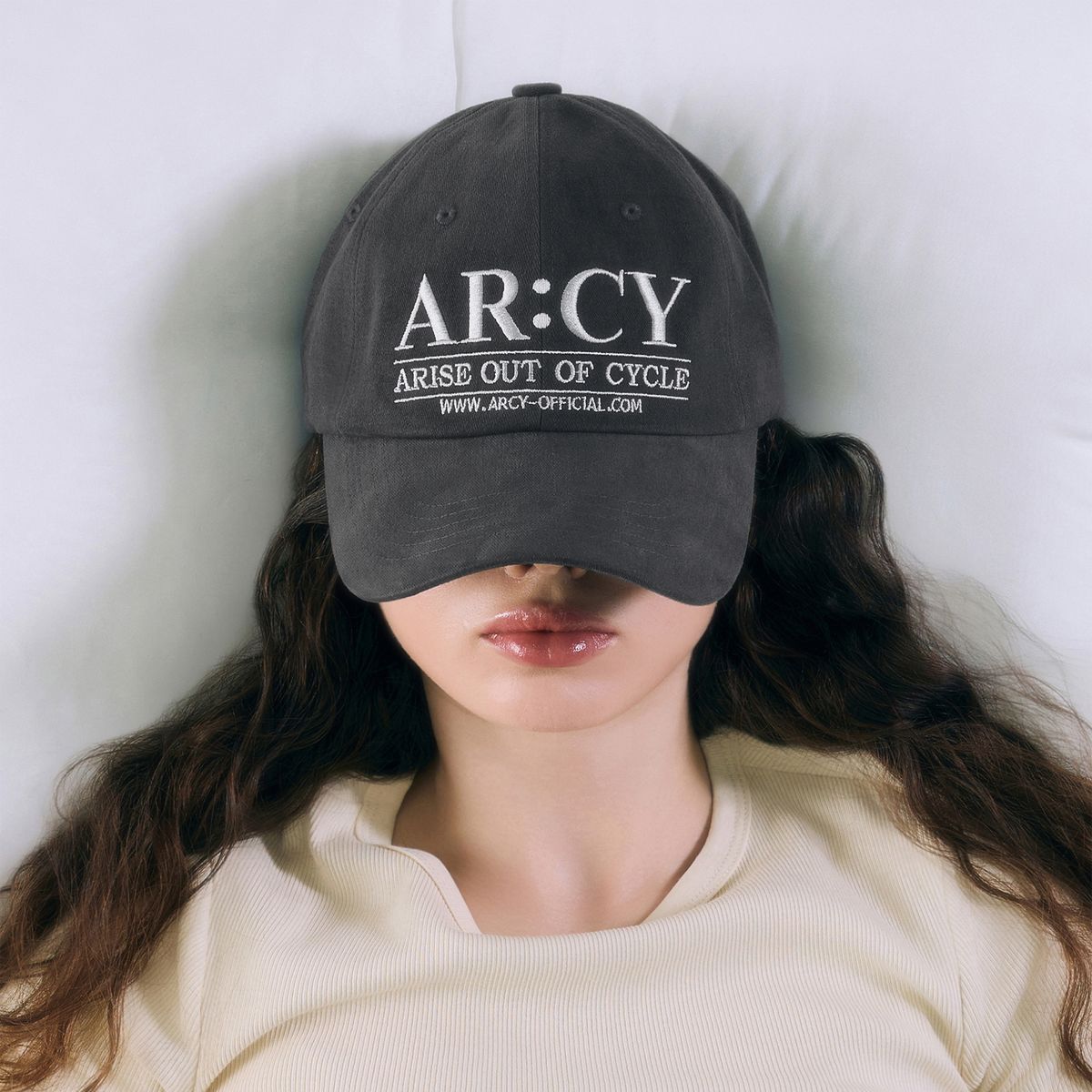 아르씨(ARCY) ARISE BALL CAP [CHARCOAL]