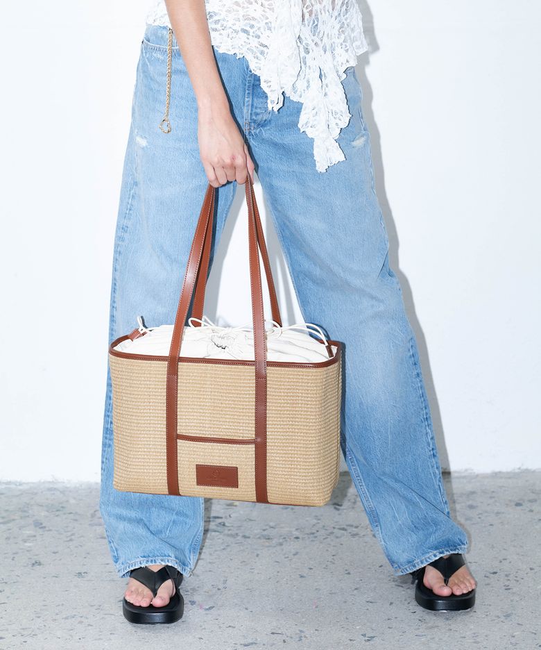RAFFIA DRAWSTRING SHOULDER BAG LARGE(OAT CARAMEL)
